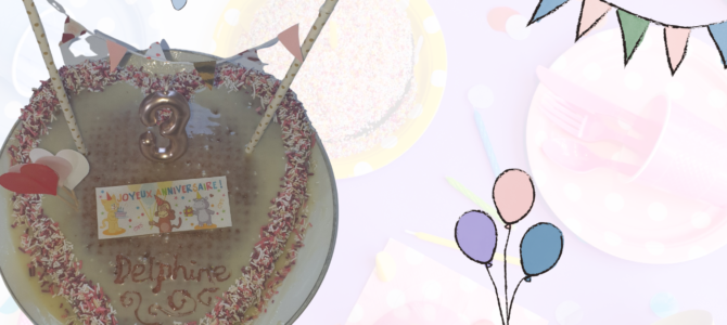 Gâteau vanille, coulis fraise et chocolat blanc